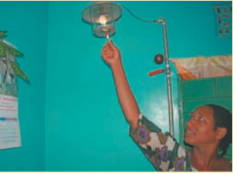 Lighting a biogas lamp for home use